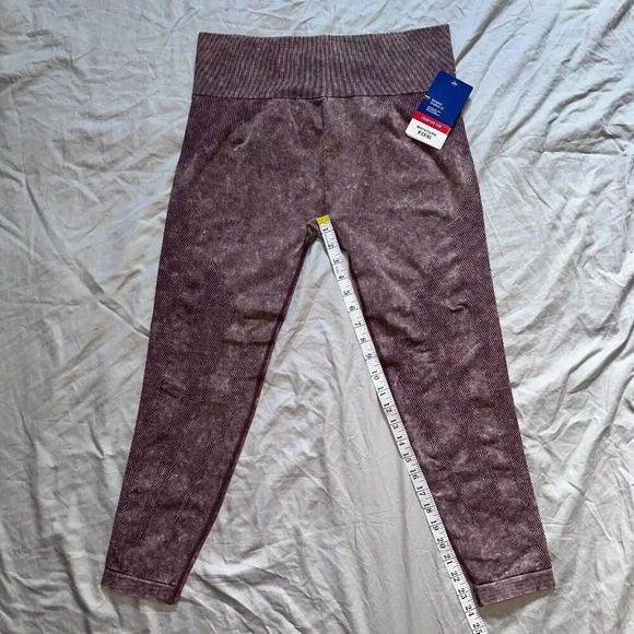 NWT Champion Made Dark Berry Purple Moisture Wicking Athletic Leggings Sz 2X - Picture 6 of 6